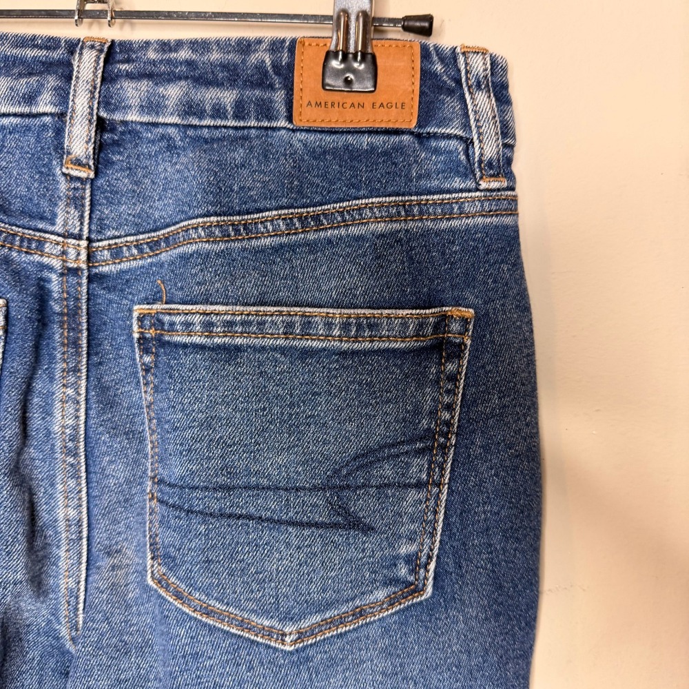 American Eagle Curvy Mom Jeans Womens 2 Blue Distressed Ripped High Rise Tapered - Picture 4 of 9